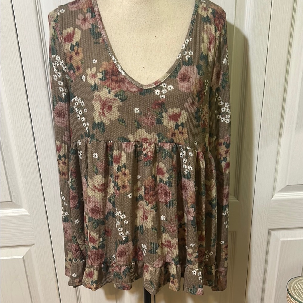 Lovely Melody Floral Print Women's Top